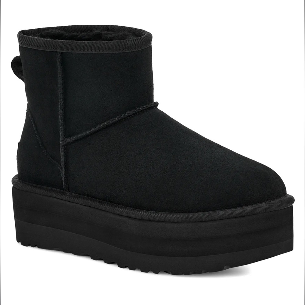UGG Classic Short Black Platform
